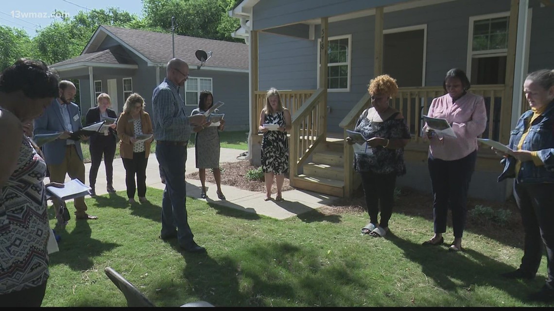 Habitat For Humanity Celebrates 2 New Macon Homeowners 13wmaz