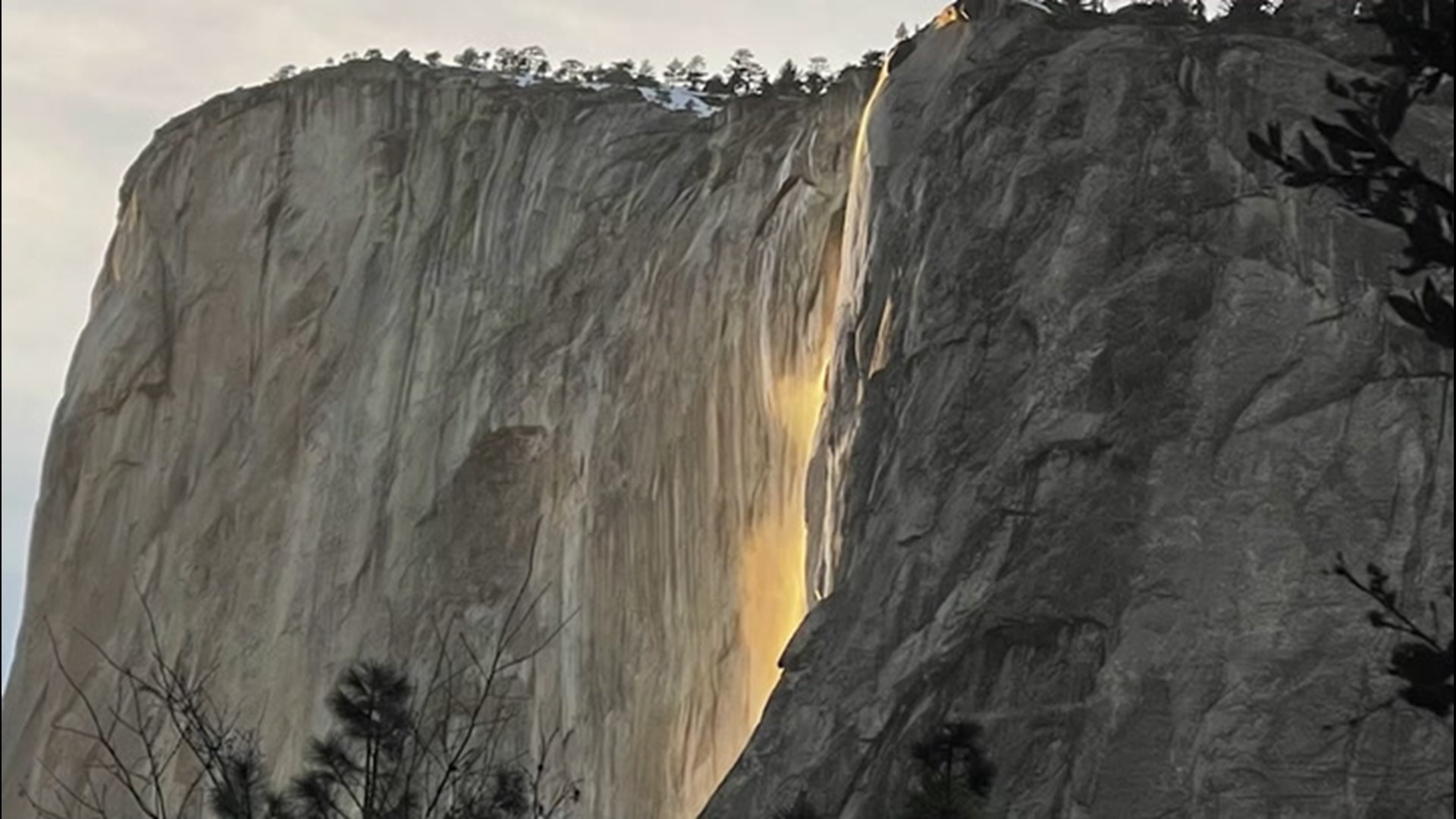 The 'Firefalls' in Yosemite National Park, California, is a popular destination that attracts tourists each year. Here's what causes this majestic phenomenon.