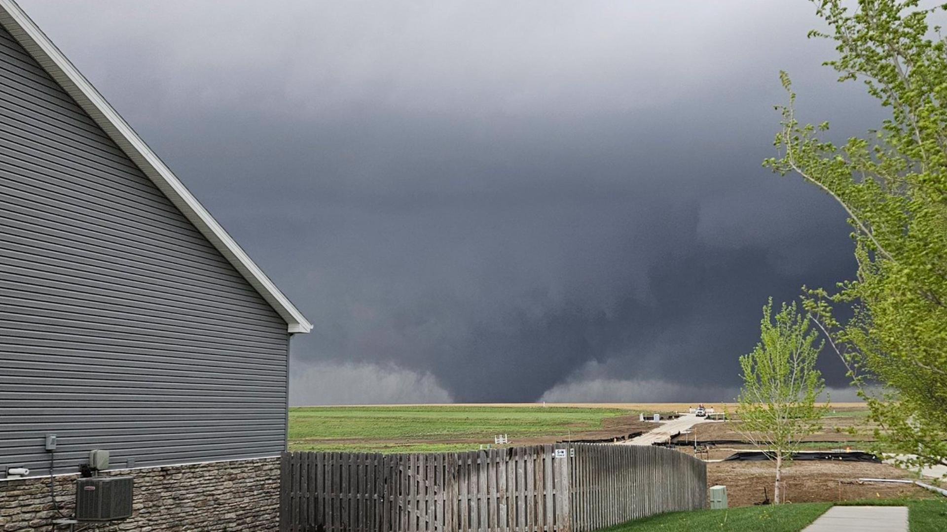 Nebraska Tornado: Omaha Suburbs Suffer Severe Damage | 13wmaz.com