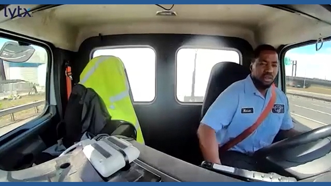 VIDEO: Airplane clips delivery truck and light pole while landing at Newark Liberty Airport