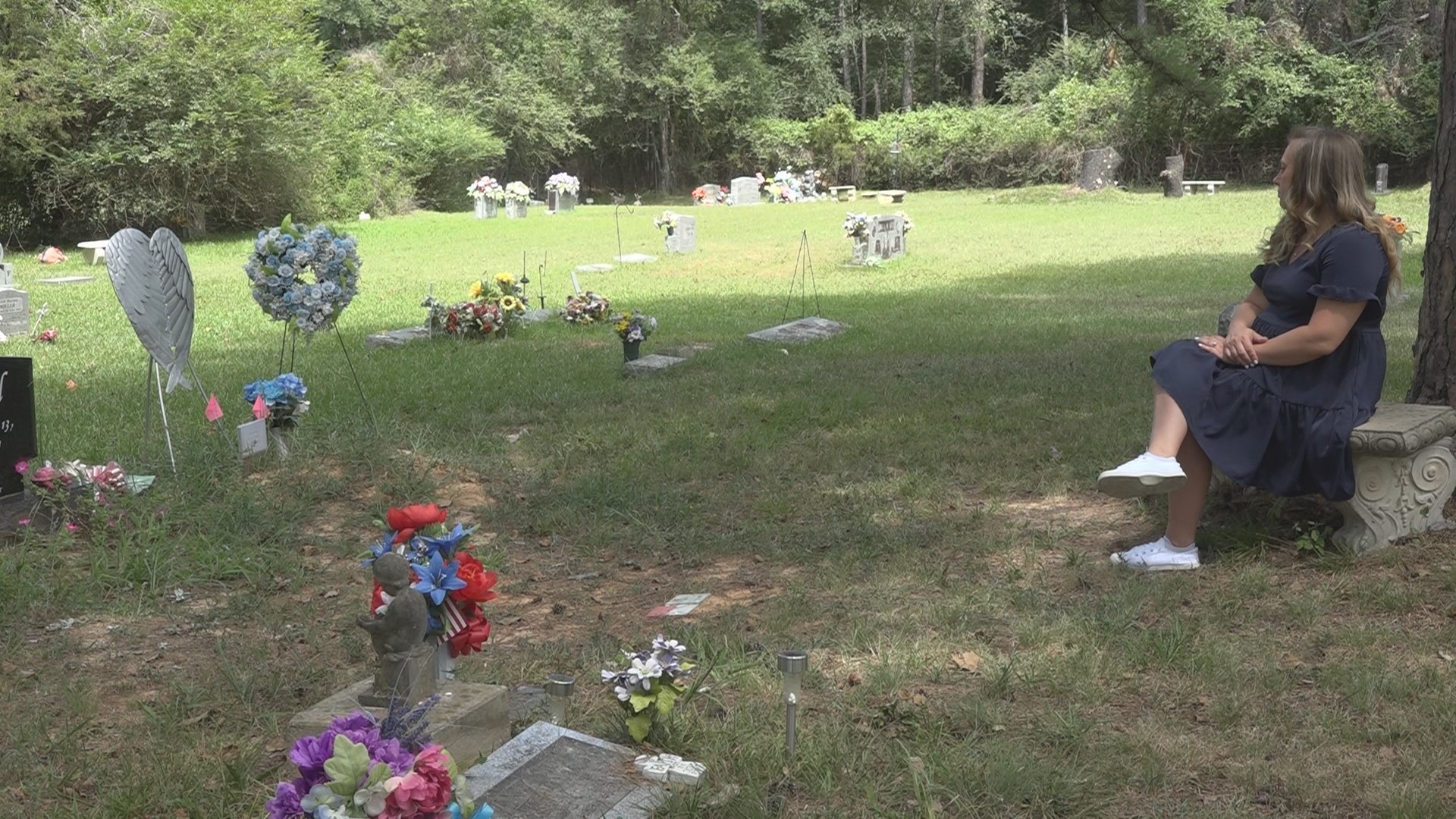 River Valley mom whose baby died buys headstone but never gets it.