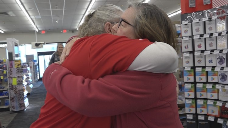 Arizona couple thanks CVS worker who saved them from gift card scam