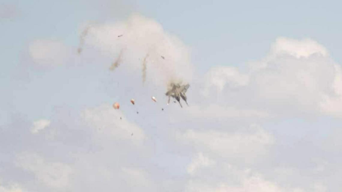 4 crew members safely ejected following jet crash, AP reports