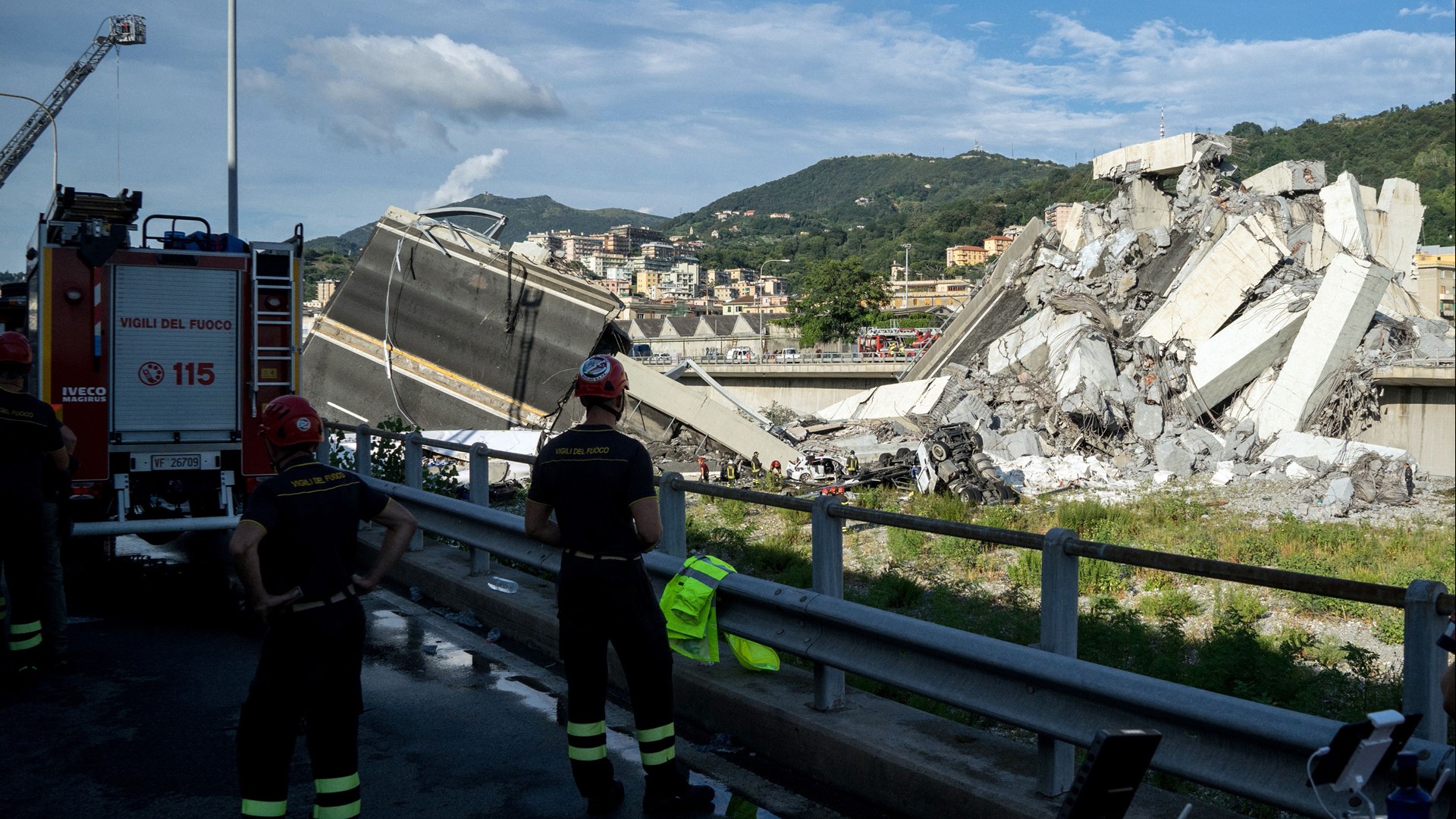 Italian bridge collapse sends cars tumbling, killing 26 | 13wmaz.com