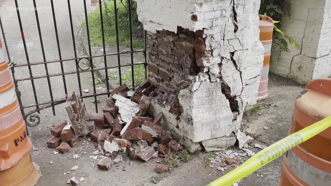 Vehicle rams arch at Rose Hill Cemetery, causes extensive damage