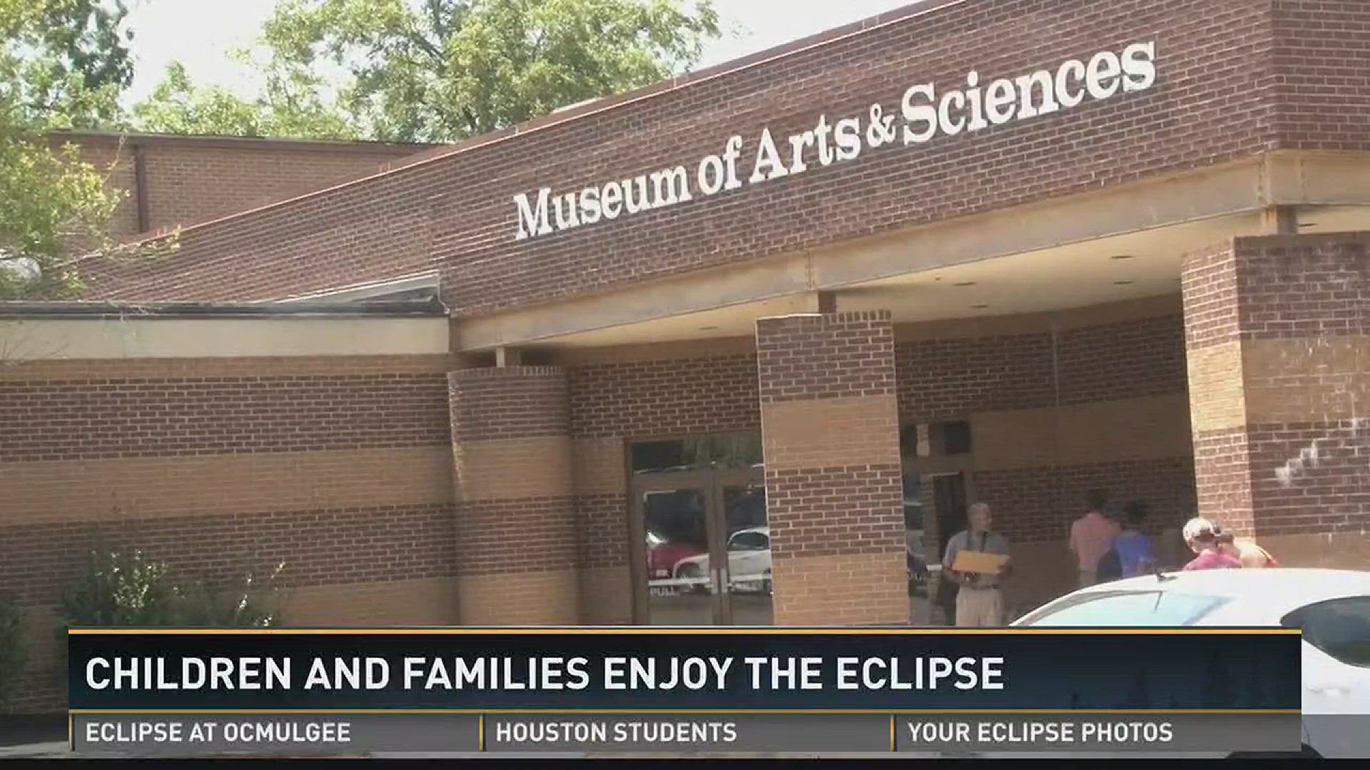 Families enjoy the eclipse at Museum of Arts and Sciences