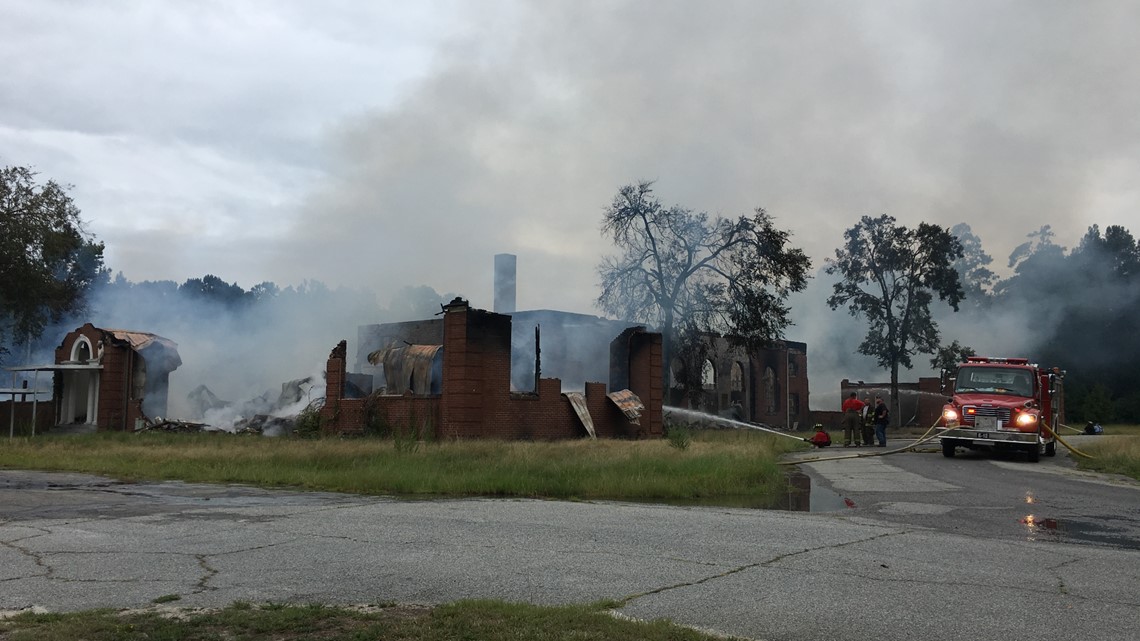 Crews fight fire at old Hancock County Board of Education building
