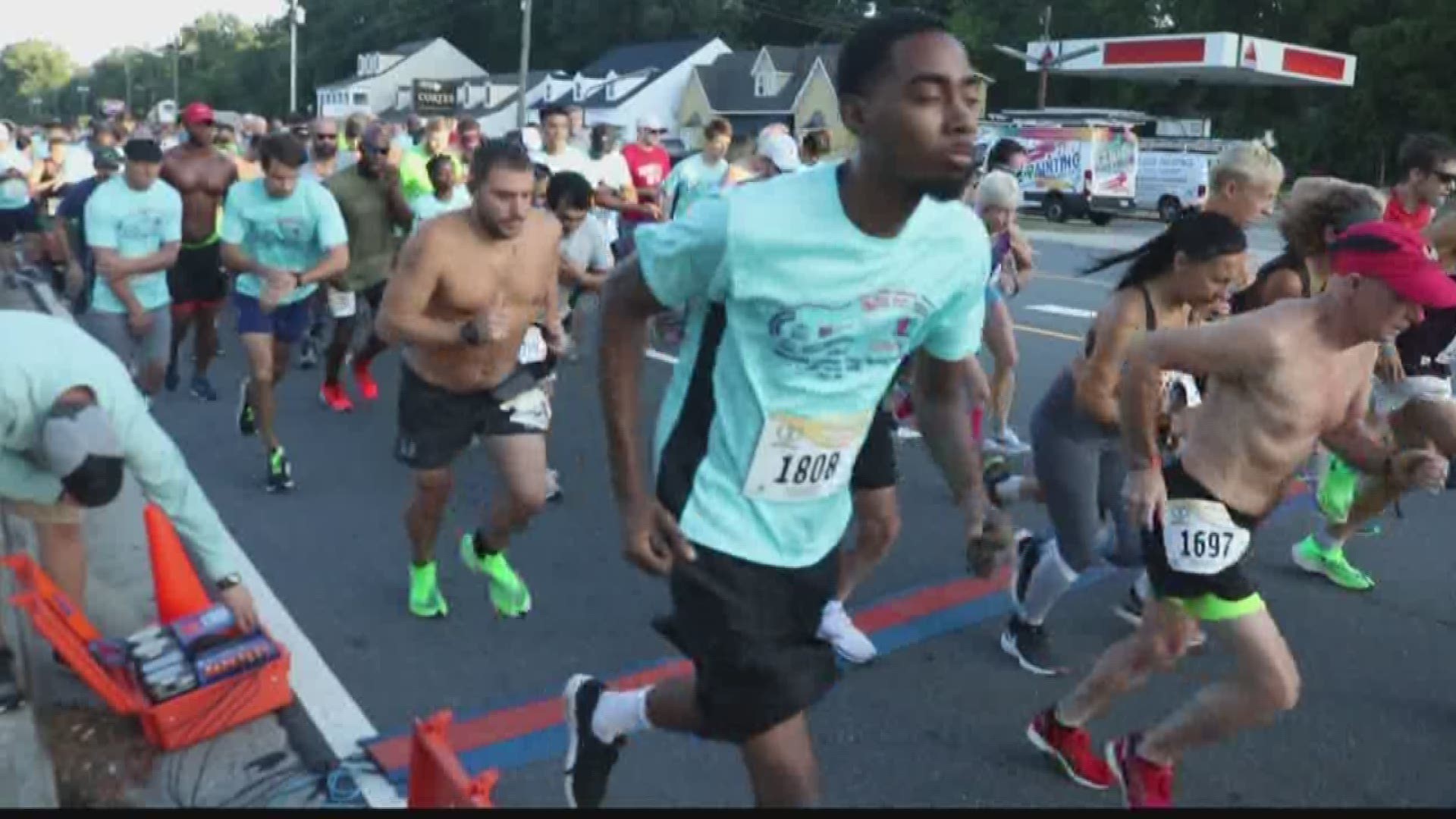 While some people used their Labor Day holiday to sleep in, over 1,000 people were up early getting ready to run the 43rd Annual Macon Labor Day Road Race.