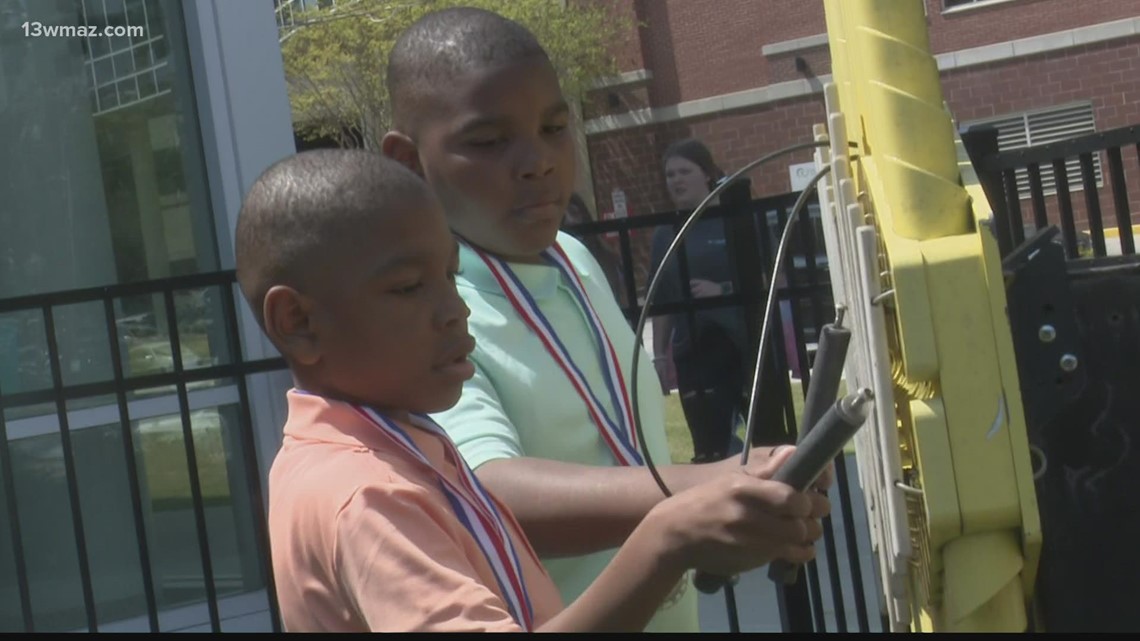 Macon's Beverly Knight Olson Children's Hospital honors twin 'champions' with medals