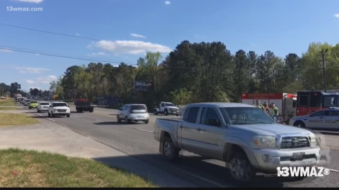 Baldwin County wreck kills 3, injures 2