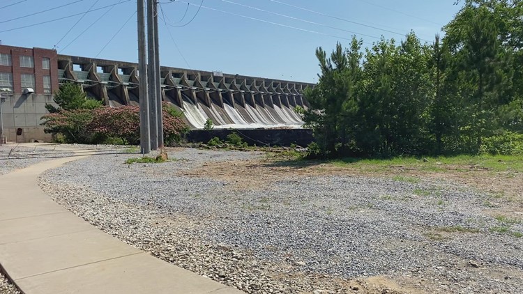 Crews return to Oconee River/Lake Sinclair Dam to continue search for teen