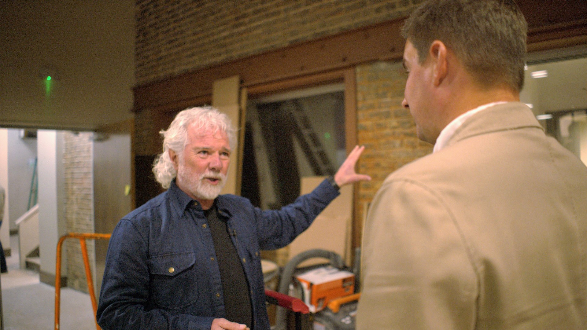 Former Allman Brothers Band member Chuck Leavell takes 13WMAZ chief Meteorologist Ben Jones on a full tour of the new Capricorn Studios in Downtown Macon.