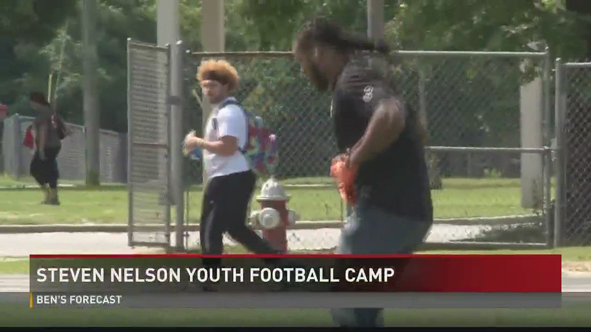 Steven Nelson hosting youth football camp