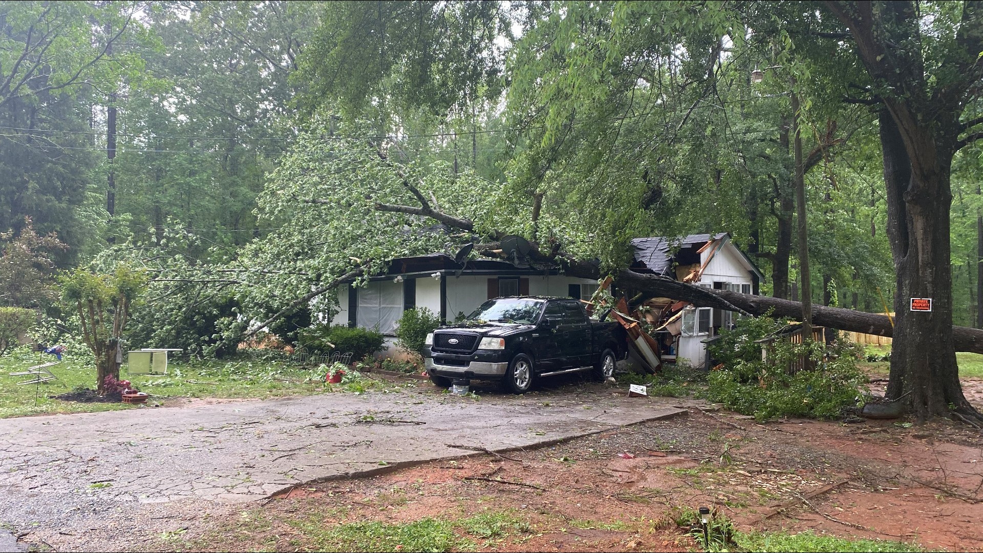 Baldwin County residents see storm damage | 13wmaz.com