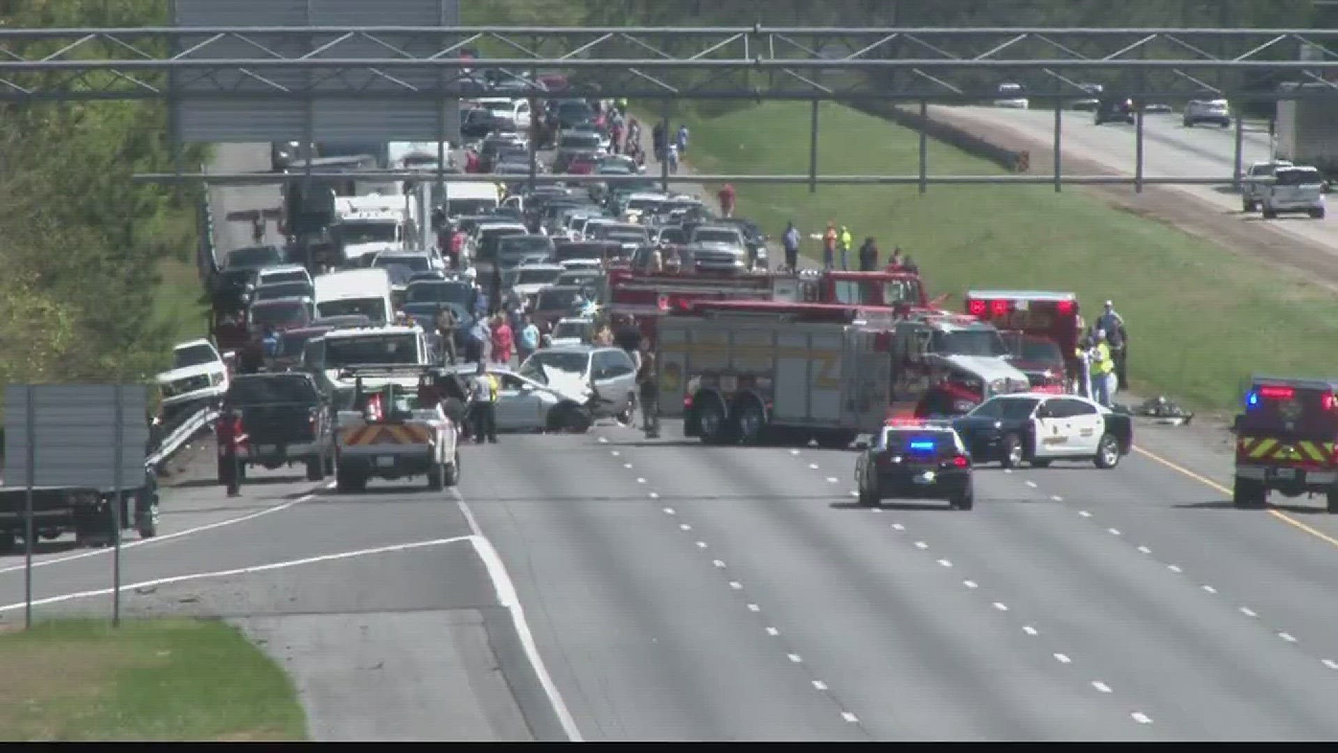 Two dead after four-vehicle wreck on I-75N in Monroe Co. | 13wmaz.com