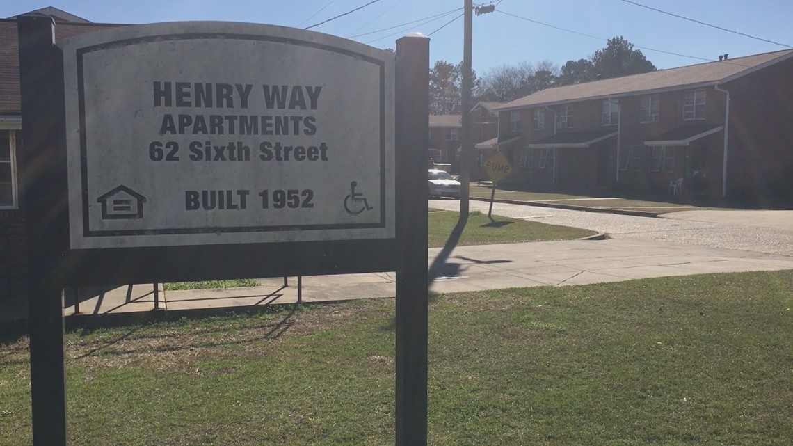 Hawkinsville mother of 6 comes home, finds all of their belongings gone