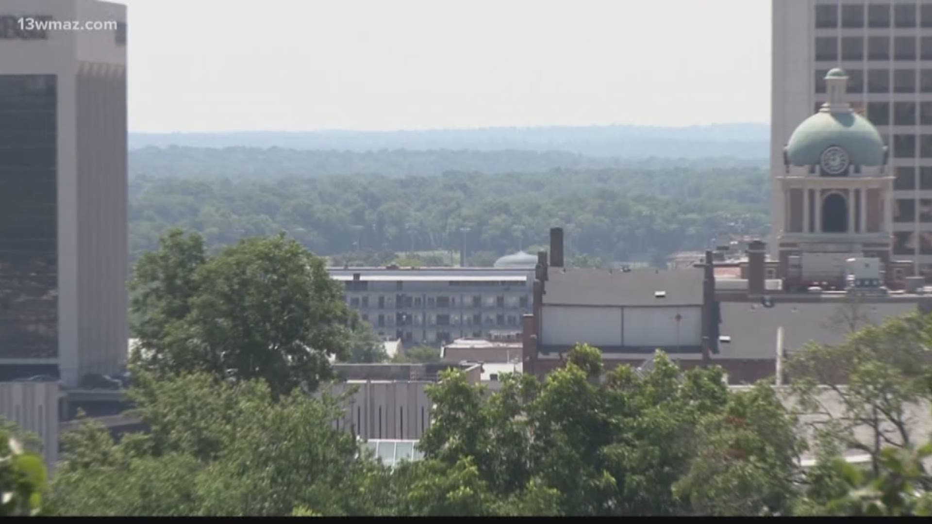 VERIFY: Are downtown Macon buildings following FAA lighting recommendations?