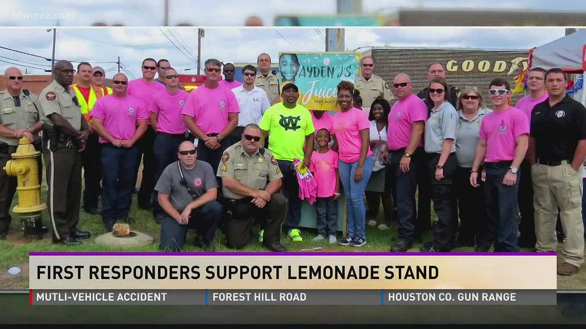 First responders support lemonade stand