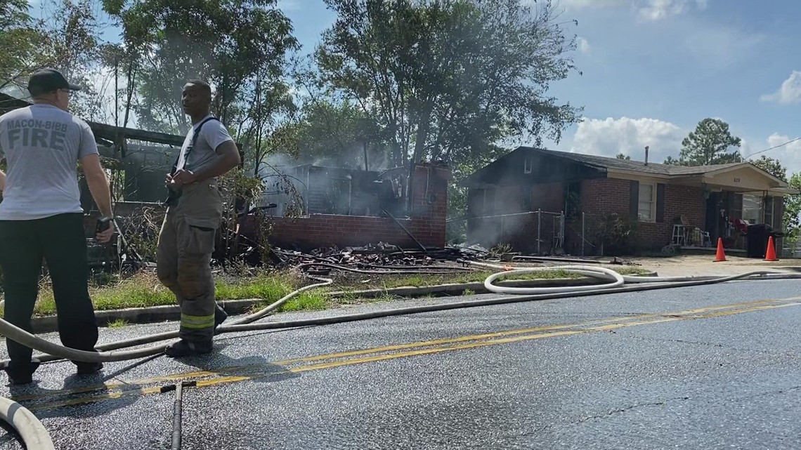 Vacant house goes up in flames in west Macon