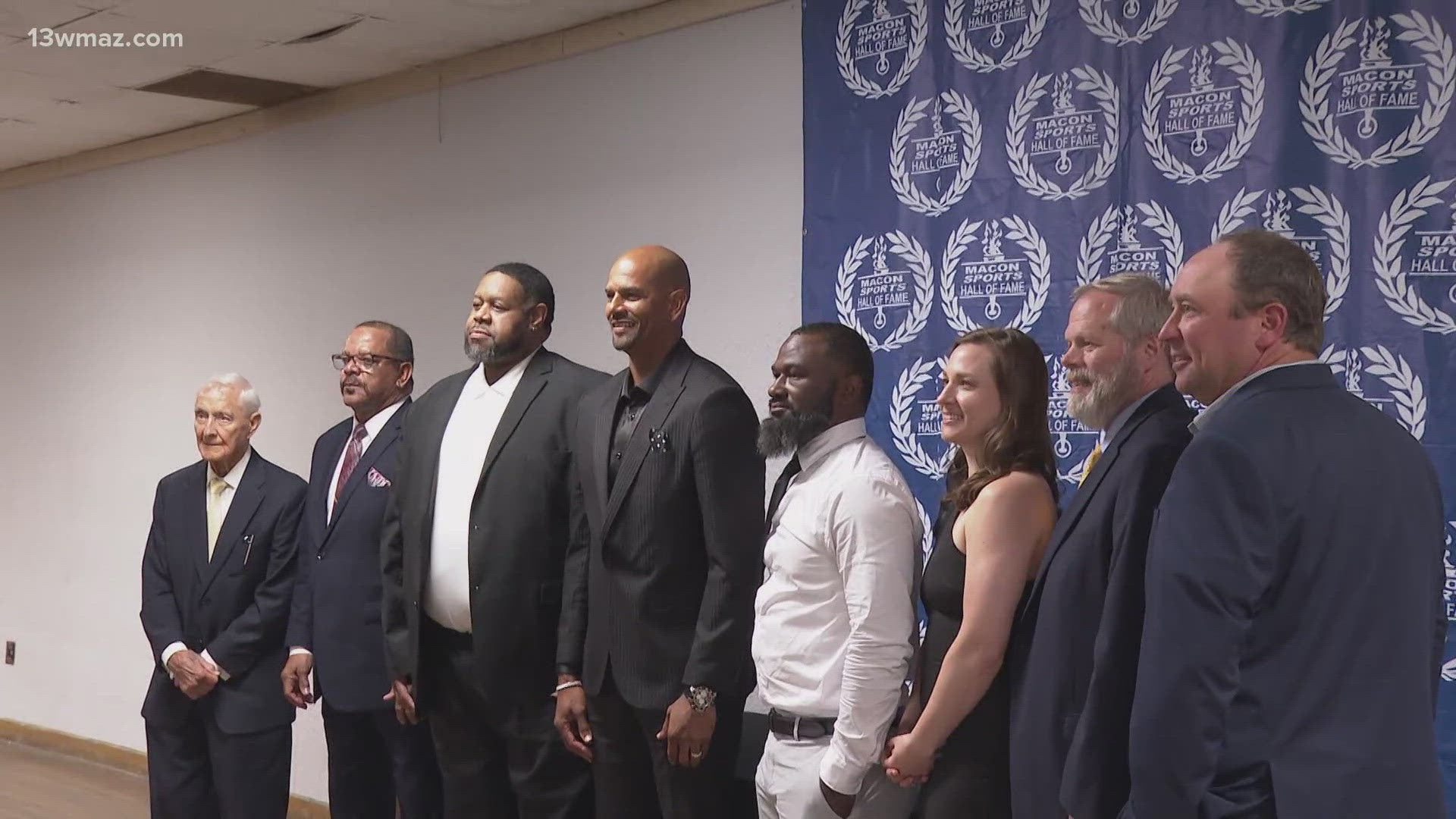Four different Georgia stars, including a Central Georgia native, were inducted into the Hall of Fame in an event hosted by 13WMAZ's very own Frank Malloy.