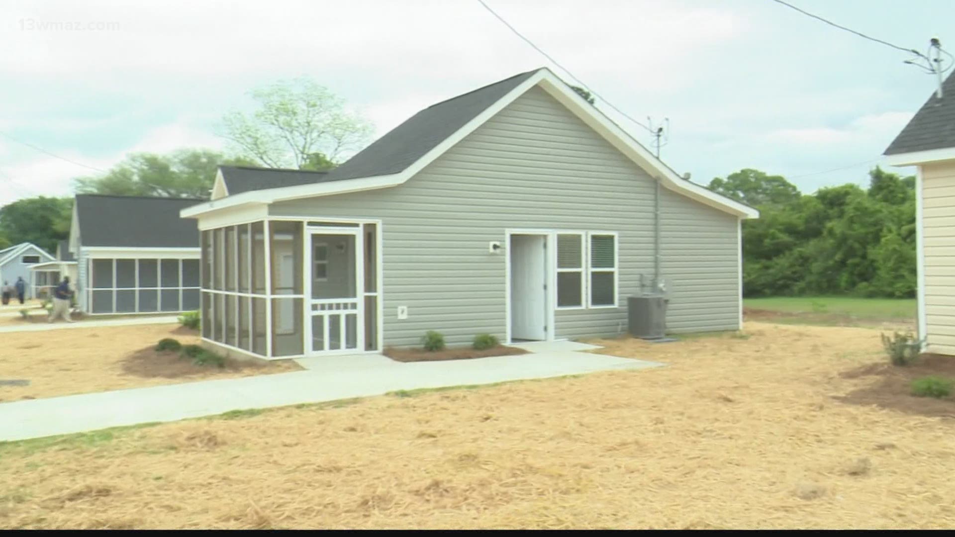 After sewer and drainage problems caused delays, Warner Robins now has new tiny homes for seniors and veterans.