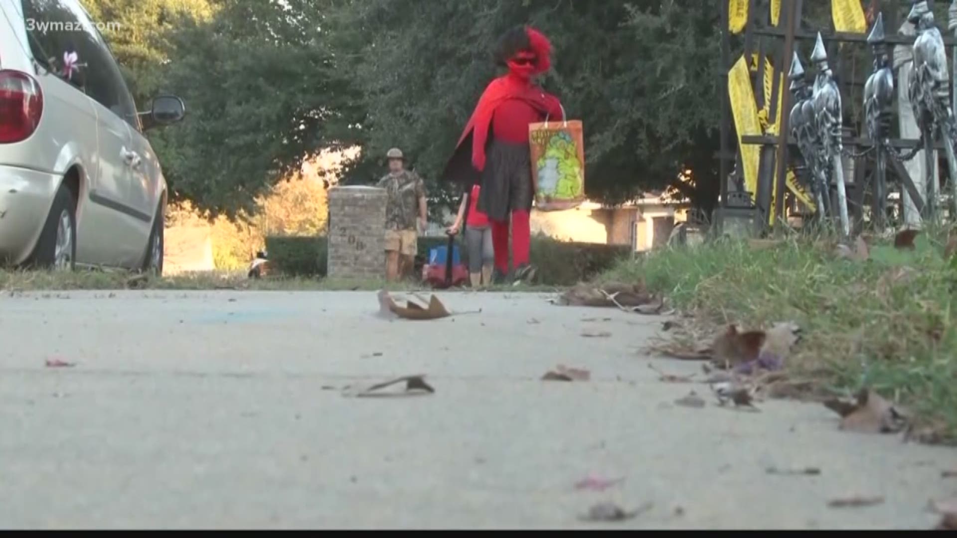 How are sex offenders handled on Halloween in Central Ga.?