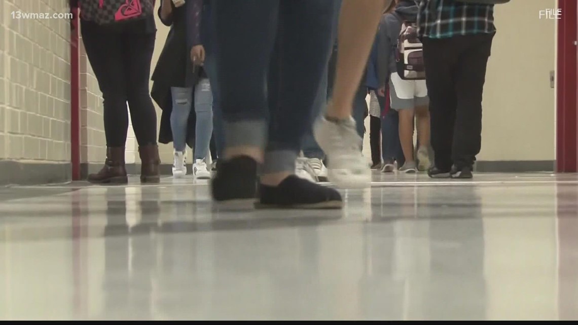 Houston County parents divided by masks in schools - Vimarsana News