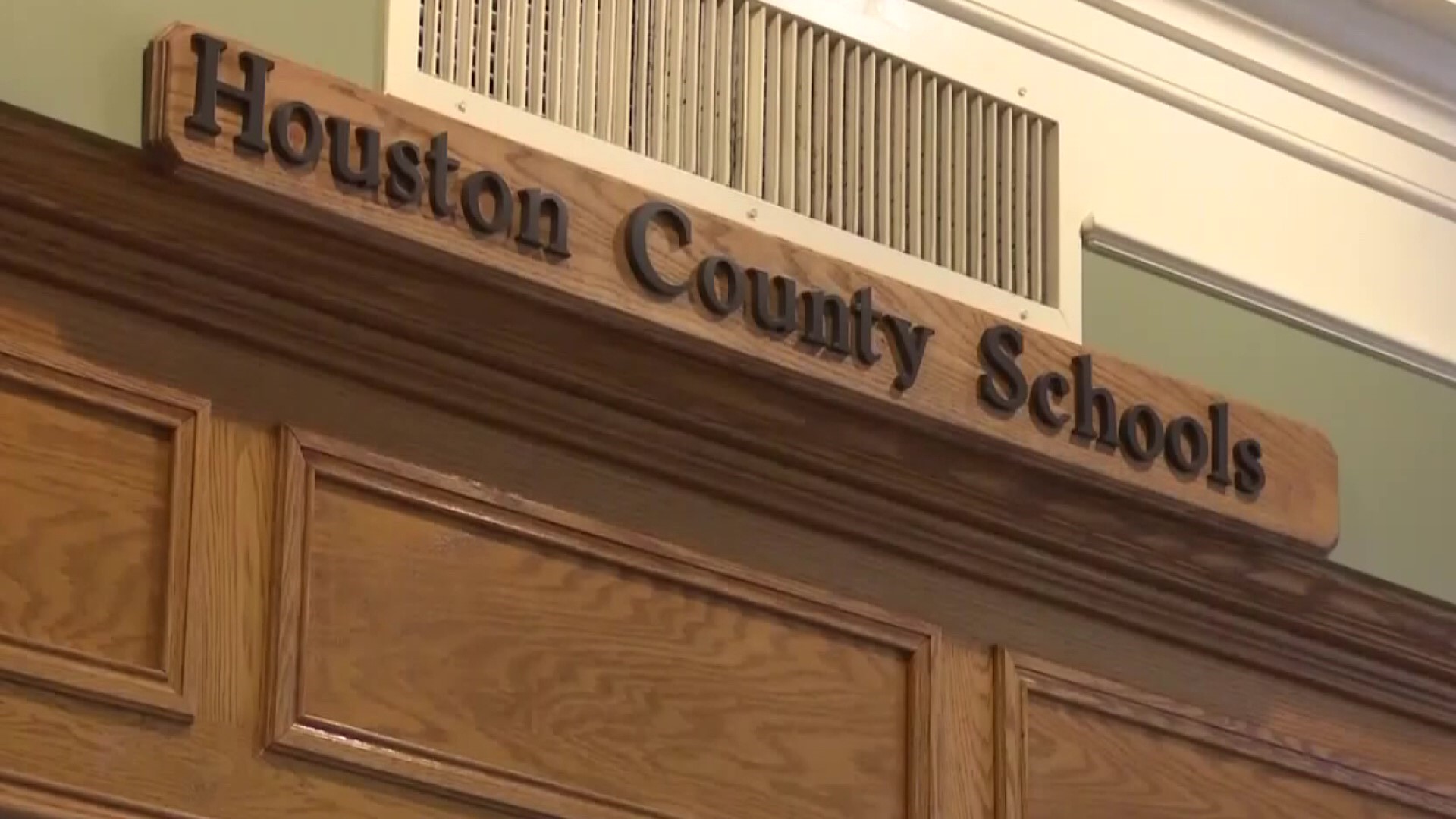 Although kids are back in the classroom, some parents are unhappy with the district's approach to COVID-19 – they say everyone needs to mask up.