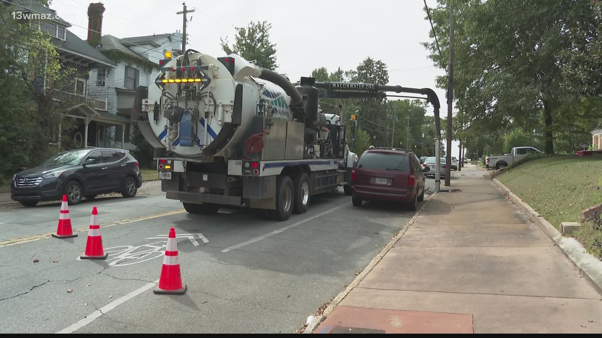 Macon Crews Work To Clear Out Storm Drains Ahead Of Hurricane Ian 