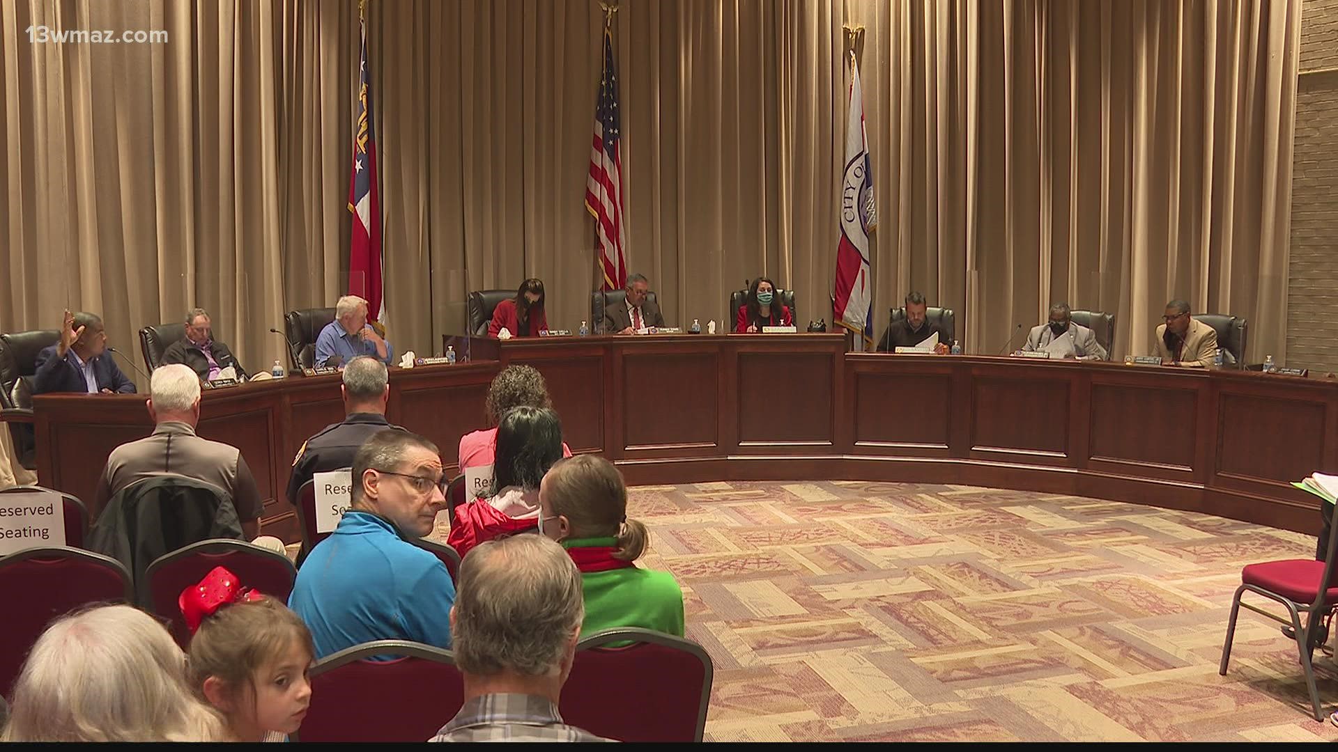 Warner Robins City Council met Monday to discuss outsourcing payroll and paying for the North Houston Sports Complex.