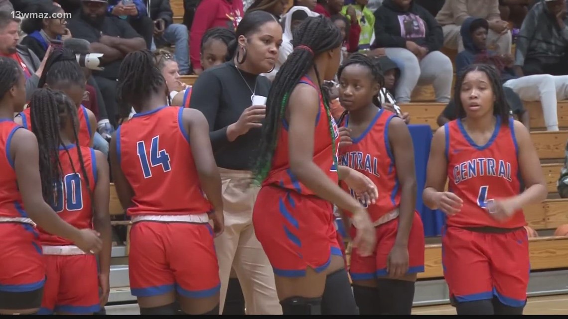 'Everyone is latching on': Community and local church rally around Central Lady Chargers