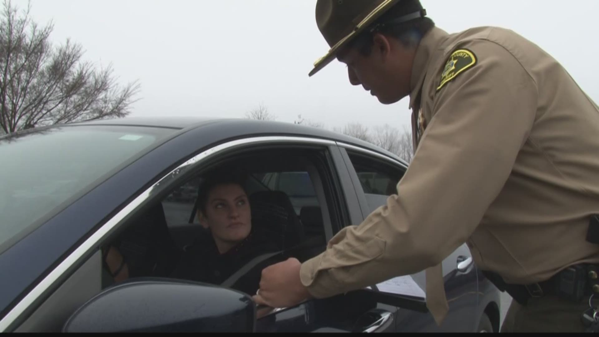 Monroe County deputies give out cash instead of tickets