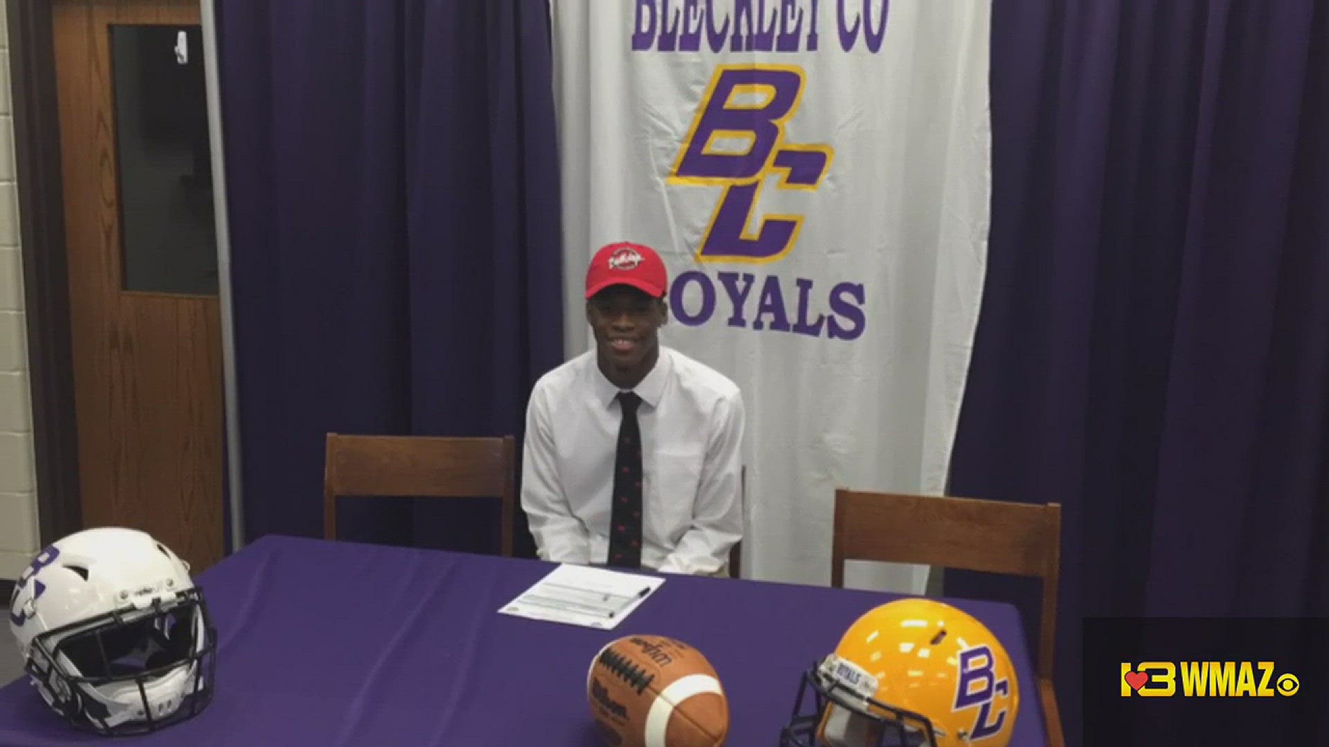 Bleckley County's Torenio Davis signs with GMC on signing day