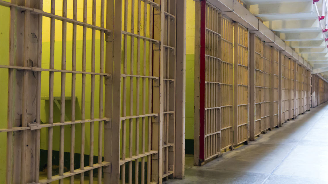 Female prison guard fatally shoots herself in Pulaski State Prison parking lot | 13wmaz.com