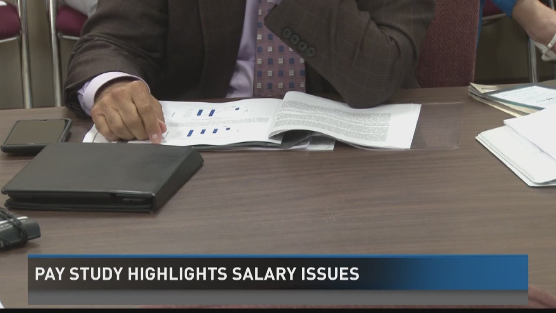 Warner Robins Council hears presentation on city pay scale