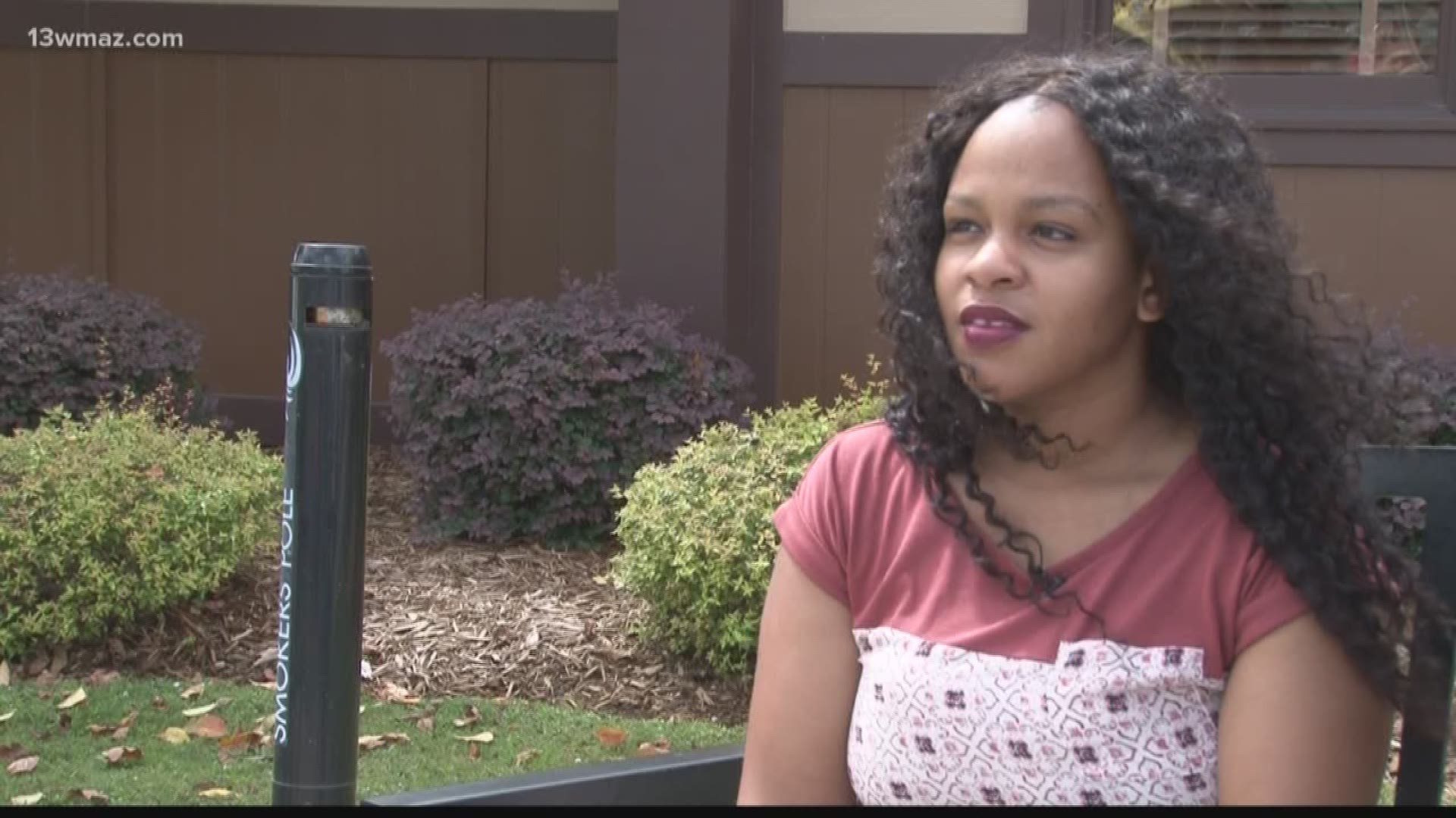 Off-duty nurse saves choking woman