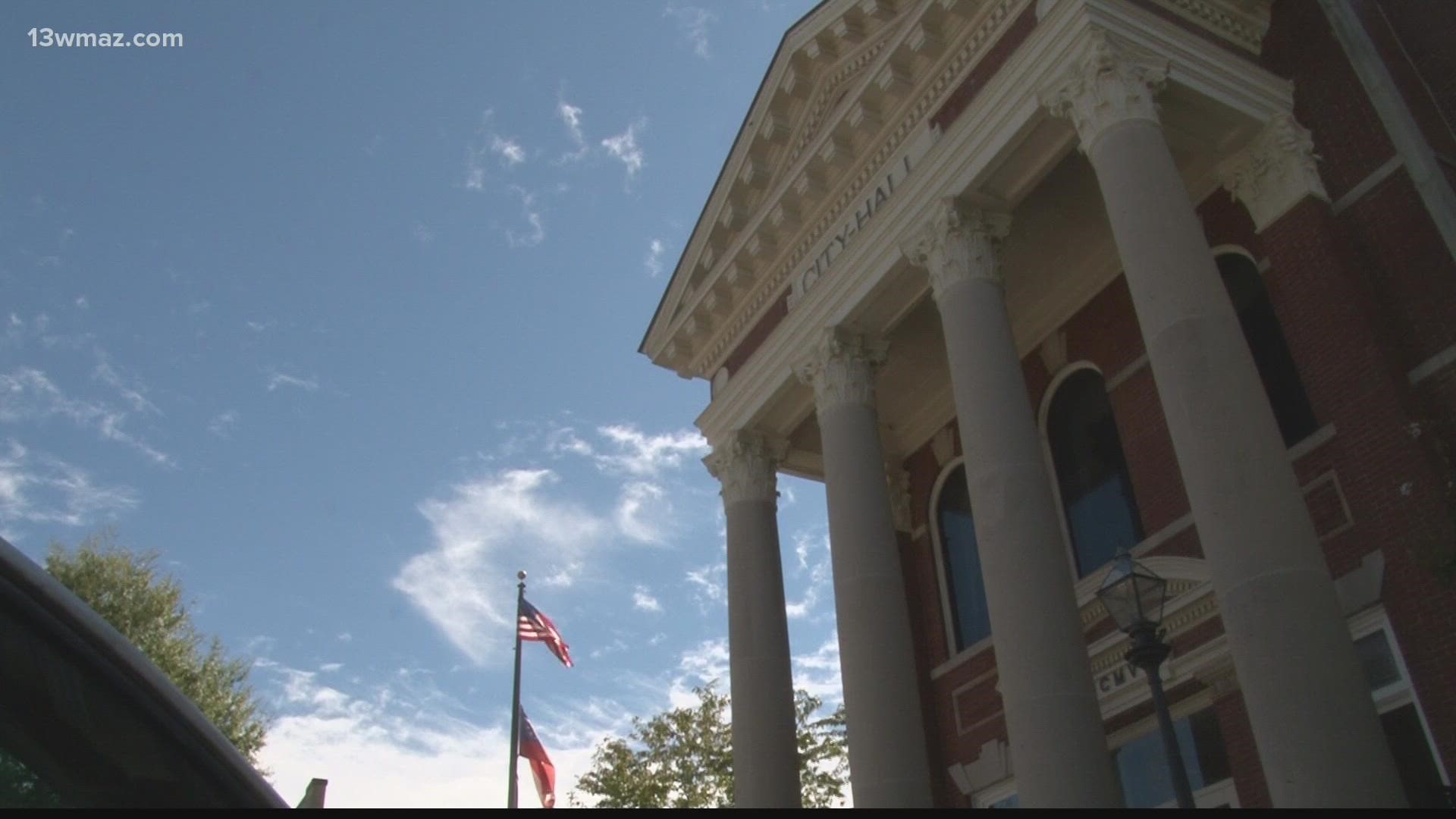 Milledgeville officials say a local consultant will help them draw up a city anti-violence plan.