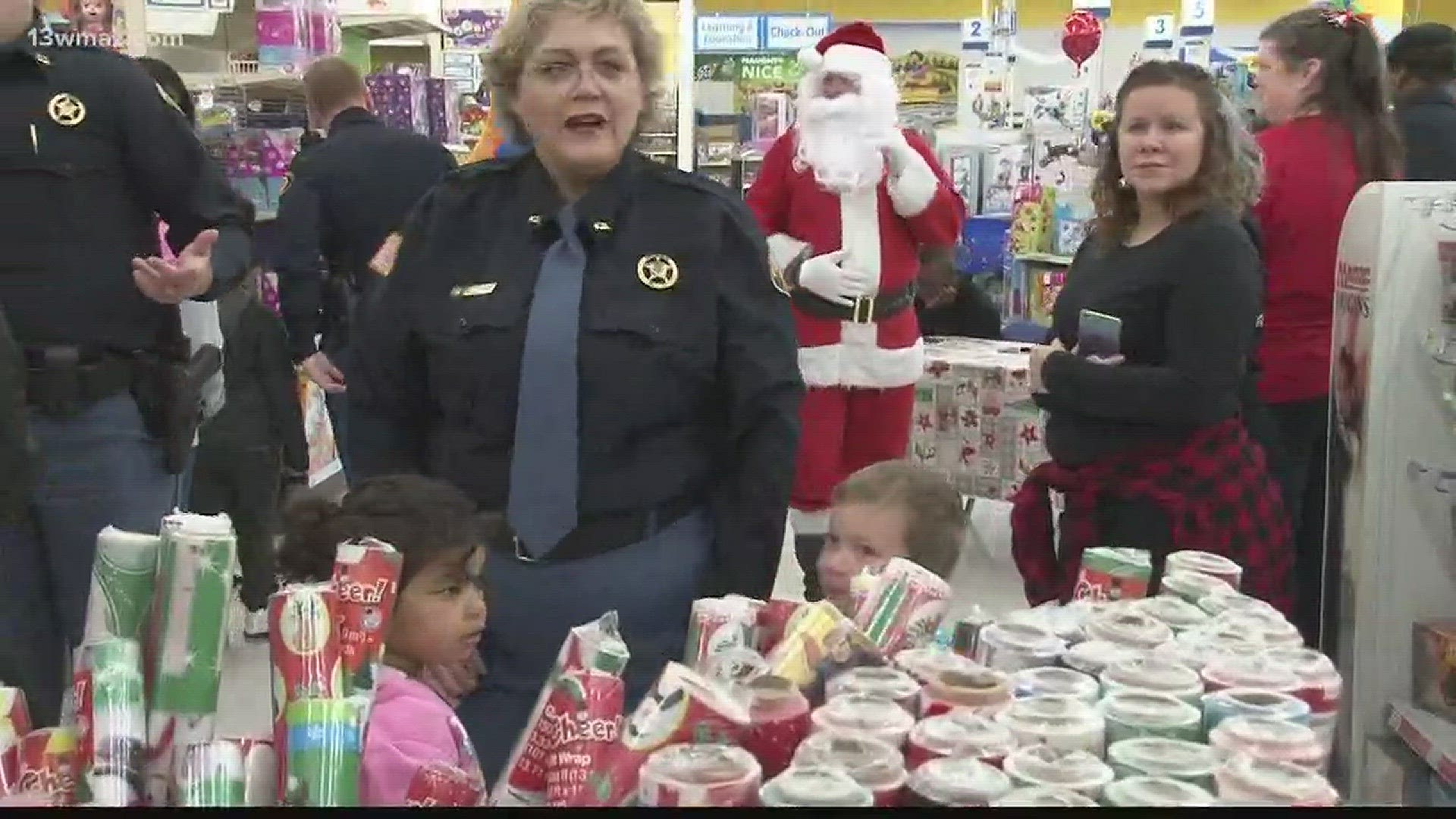 Houston Co. deputies surprise kids with shopping spree