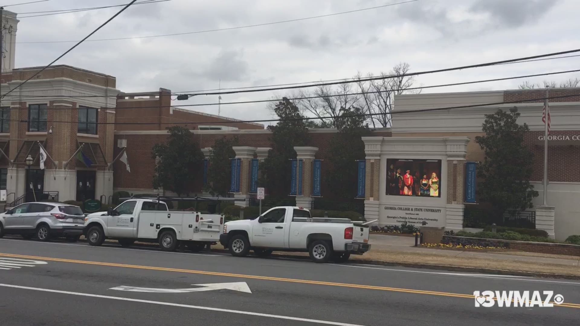 All Georgia College dining halls closed Wednesday after reports that more than a dozen students were suffering from a gastrointestinal illness