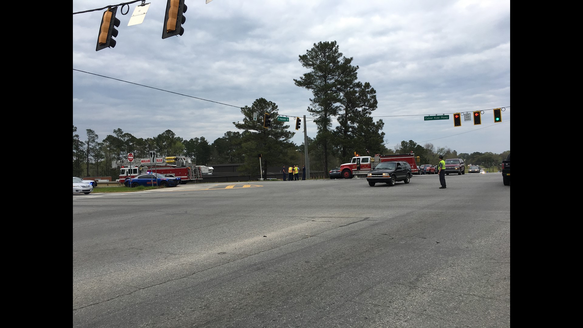 Baldwin County wreck delays traffic near West Hancock Street, Culver Kidd Parkway intersection