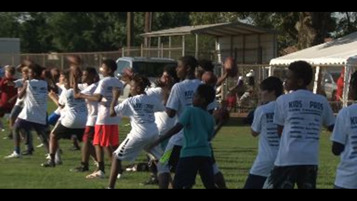 Buddy Curry talking about Kids & Pros Football camp  Buddy Curry is a  Ex-NFL football linebacker for the Atlanta falcons, him and longtime Ex-Atlanta  Falcon Bobby Butler started Kids & Pros