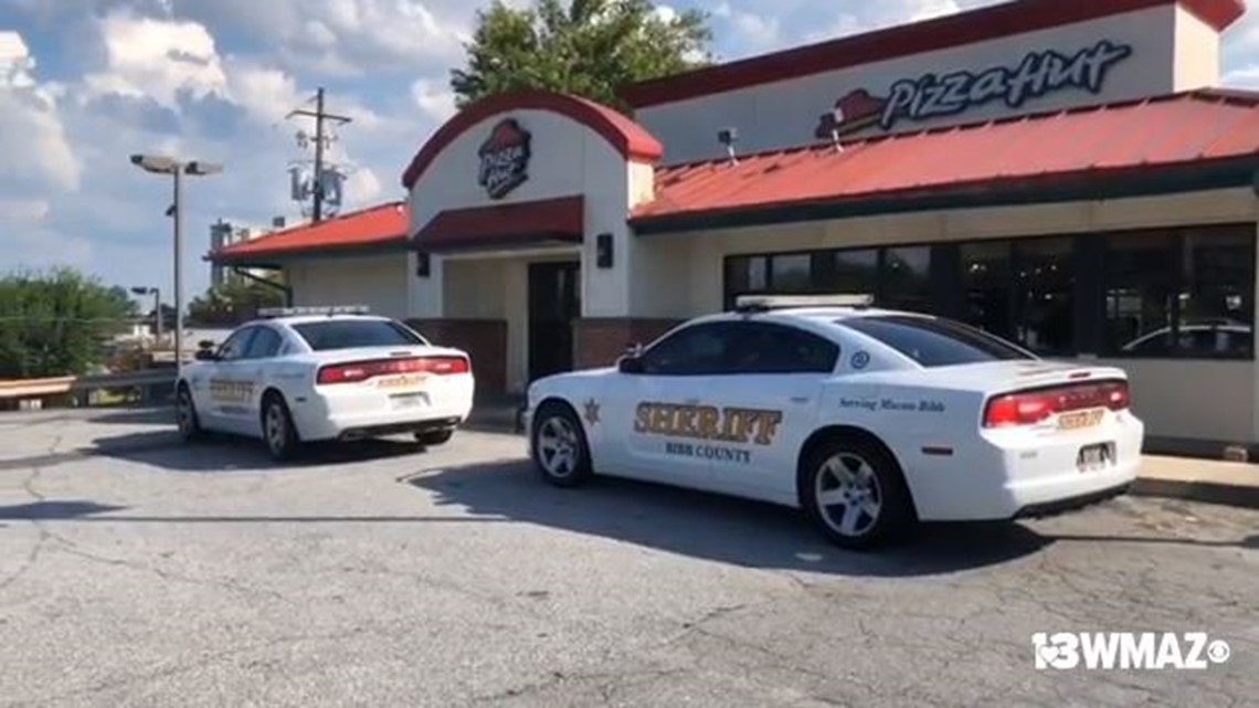 Macon Pizza Hut Robbed At Gunpoint