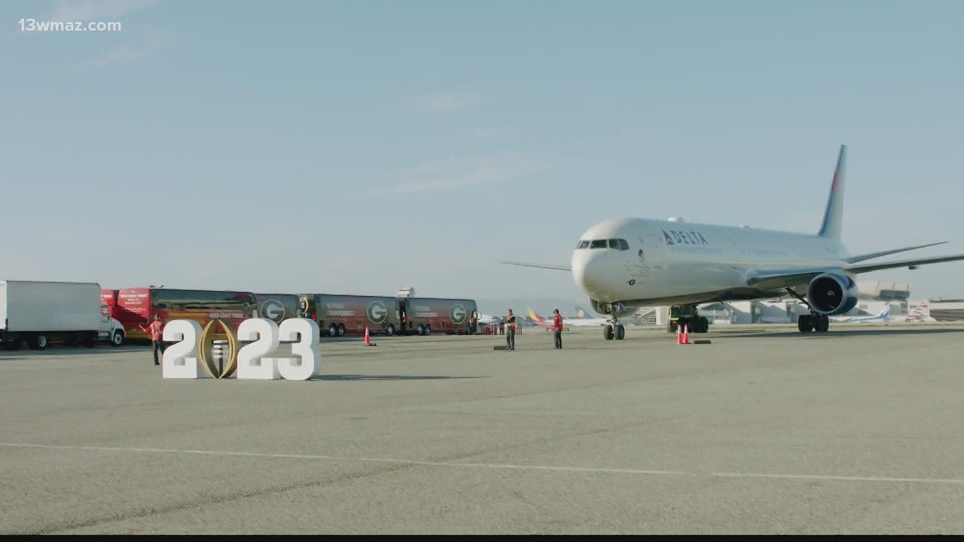 The Georgia Bulldogs Football team touched down Saturday afternoon as Los Angeles International Airport.