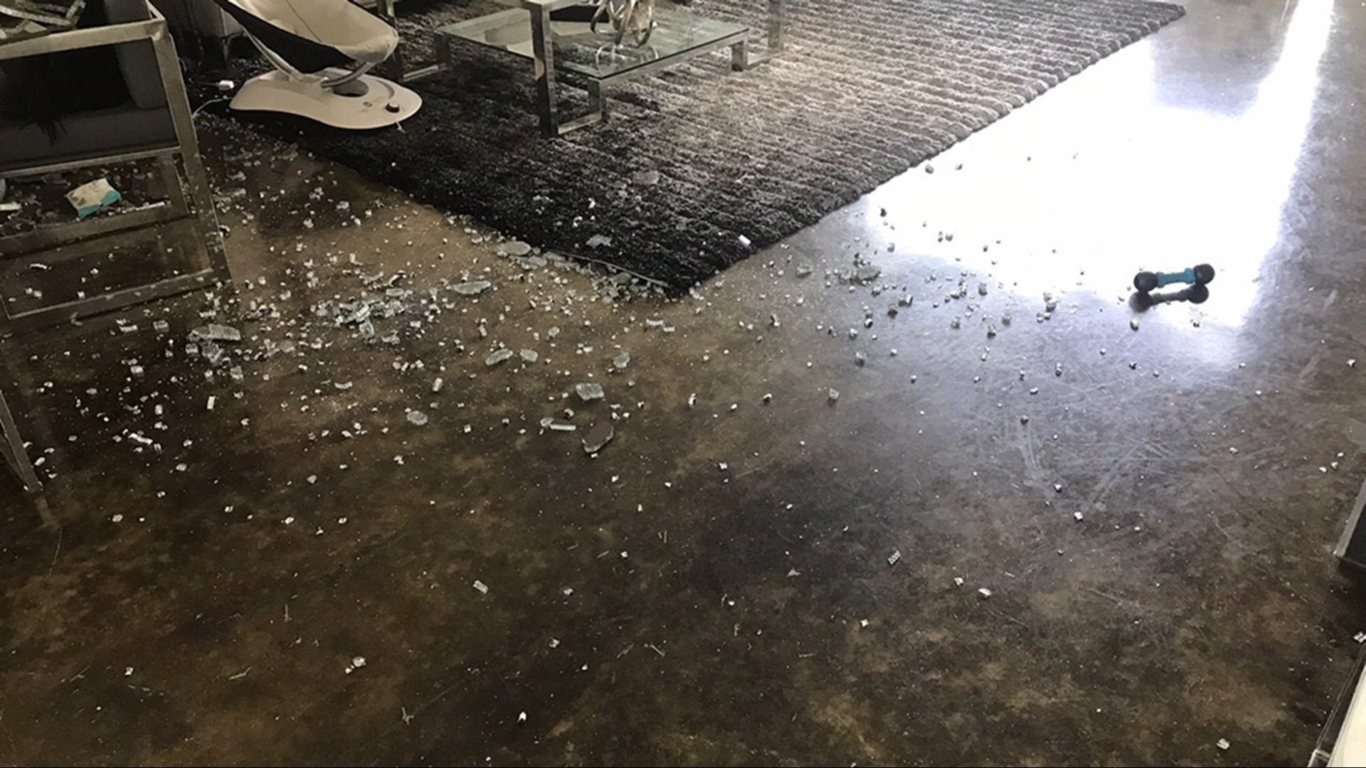VIDEO: Houston family's glass table explodes without warning | 13wmaz.com
