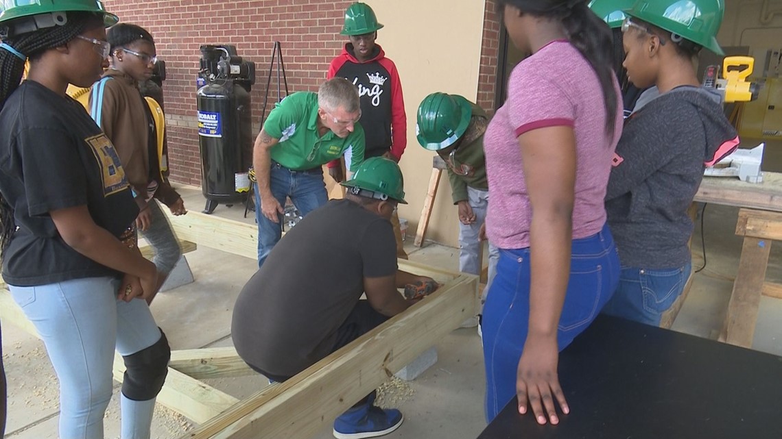 Dublin High School students build 'tiny houses' for the ...