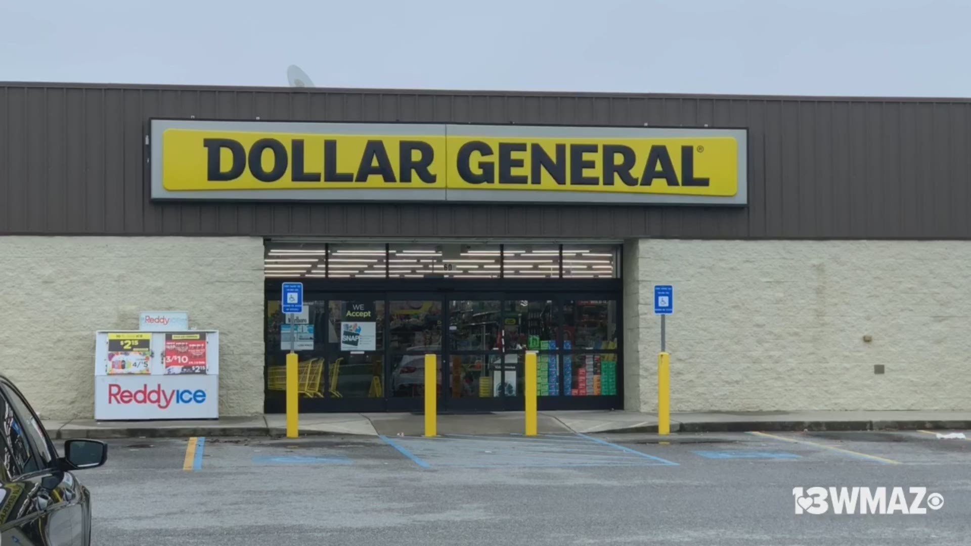 Warner Robins Police are investigating after the North Davis Drive Dollar General was robbed Wednesday afternoon.