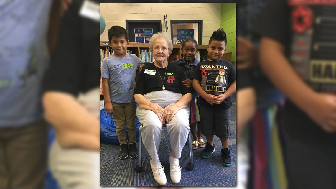 Former Fort Valley post office worker spends retirement teaching kids