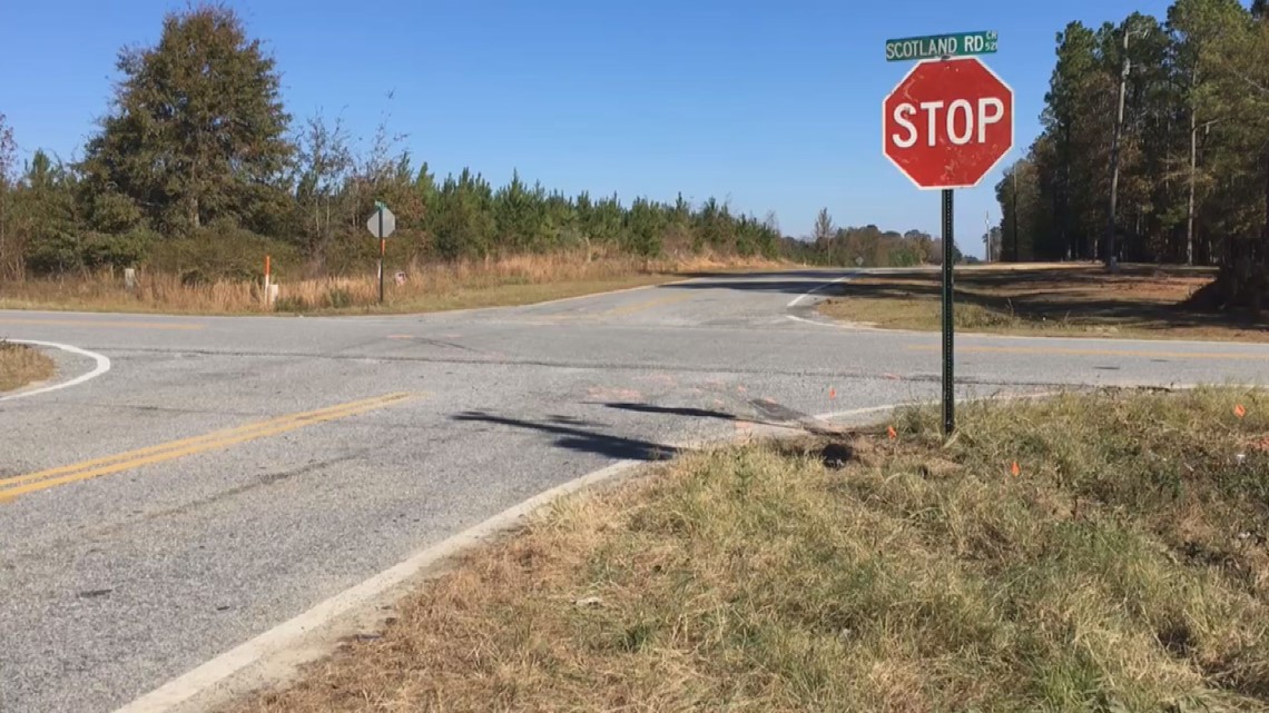 Teenager killed, 9 others injured in Laurens County car accident