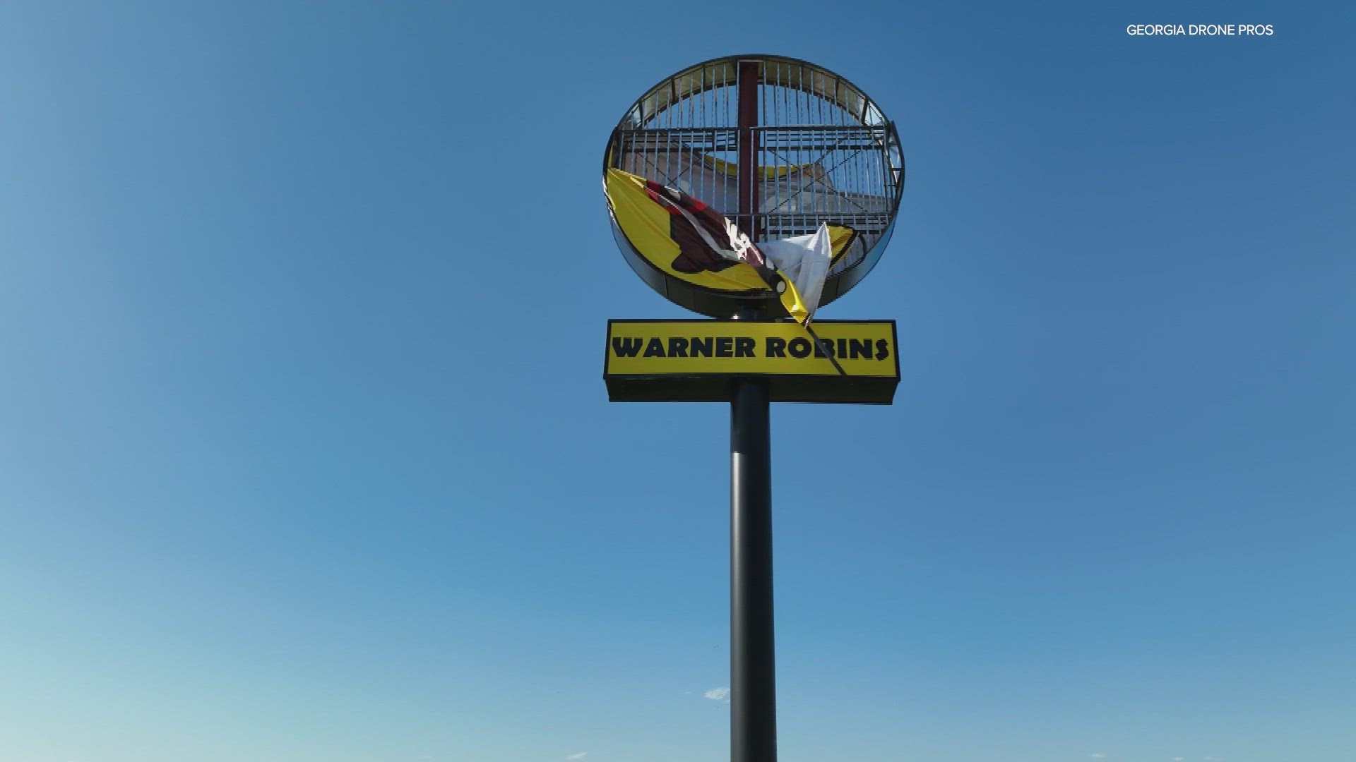 Warner Robins Buc-ee's sign feels Tuesday afternoon's wind | 13wmaz.com