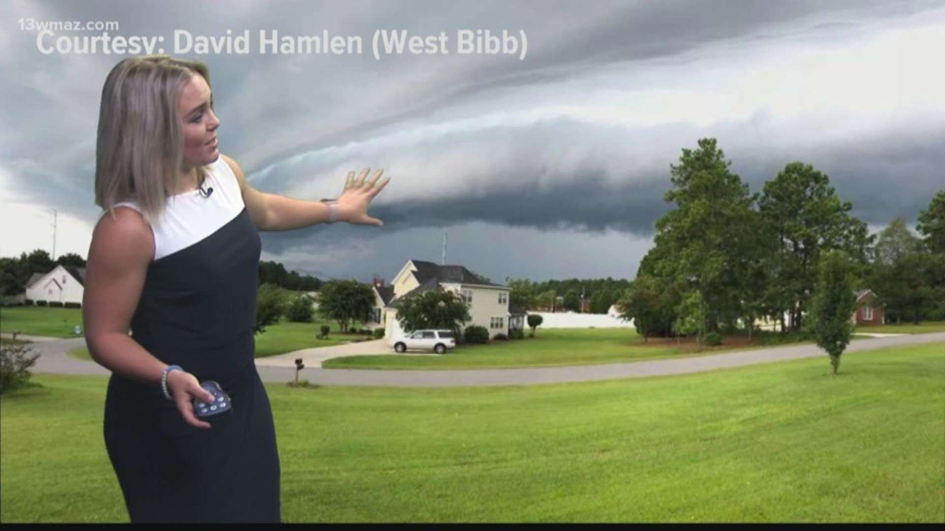 Weather question: What is a shelf cloud?